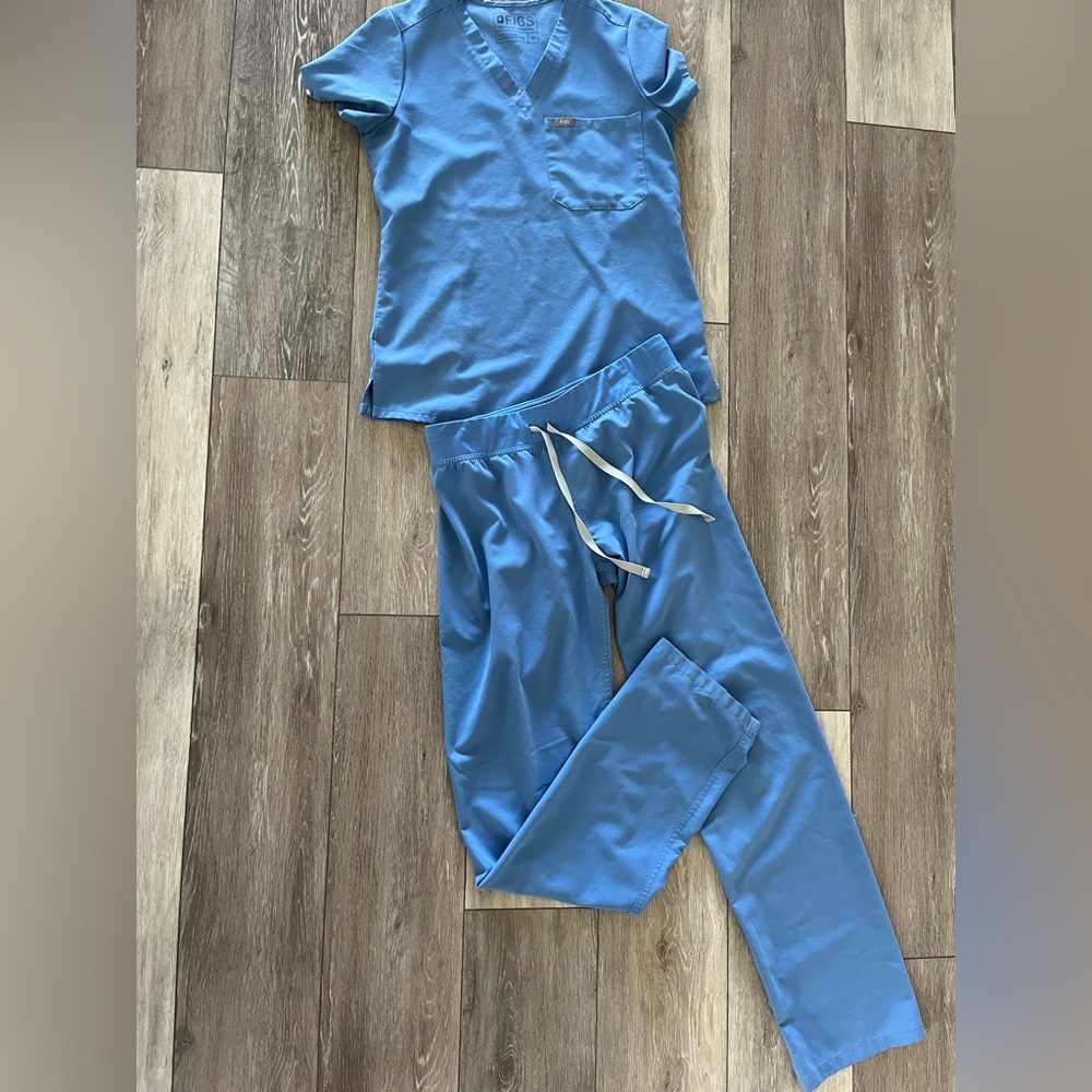 Blue set of figs